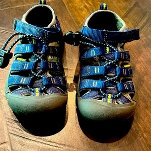 Toddler/Youth size 10 Keen water sandals